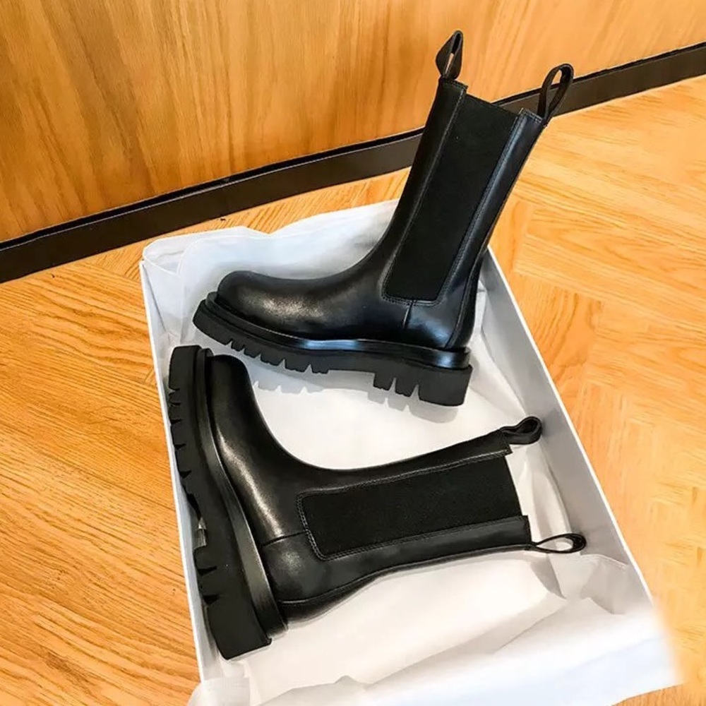 Black Chelsea Lug Sole Boot